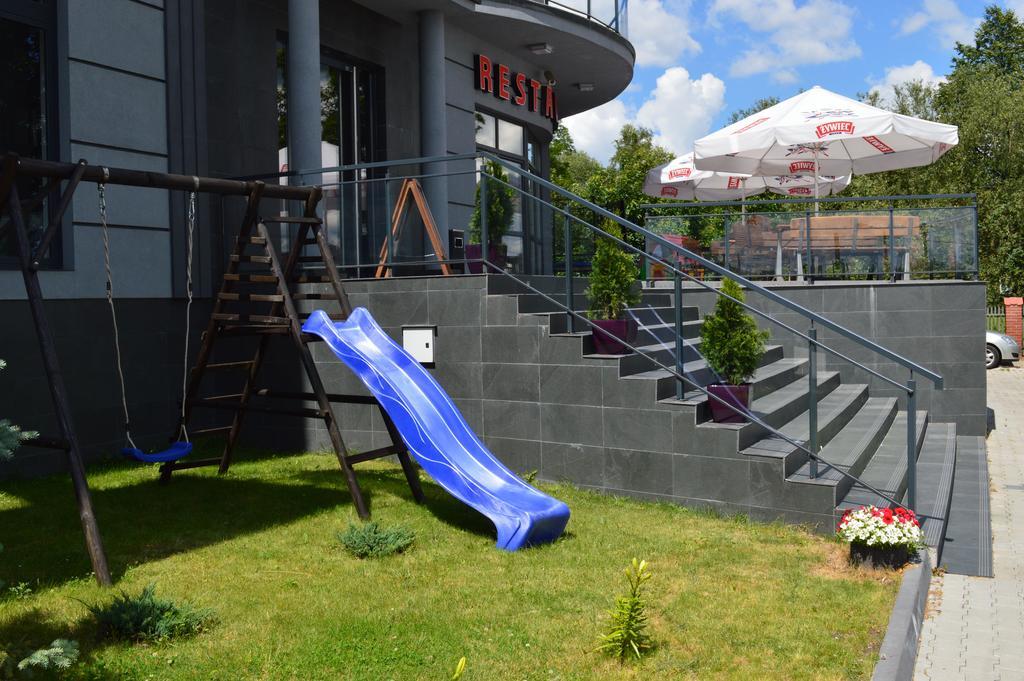 Hotel Grafit Kostomloty Pierwsze Экстерьер фото
