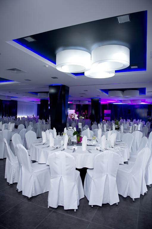 Hotel Grafit Kostomloty Pierwsze Экстерьер фото