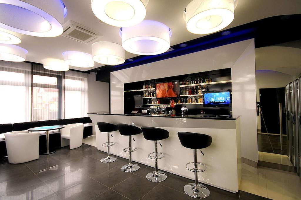 Hotel Grafit Kostomloty Pierwsze Экстерьер фото