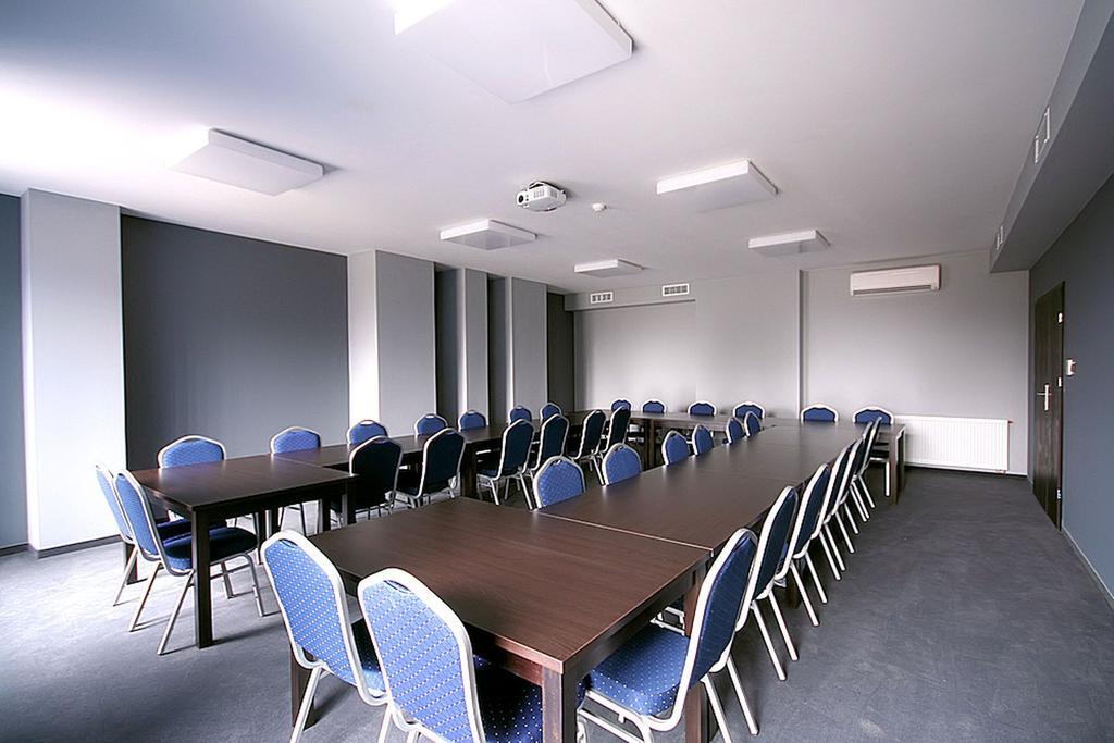 Hotel Grafit Kostomloty Pierwsze Экстерьер фото