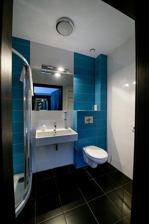 Hotel Grafit Kostomloty Pierwsze Экстерьер фото